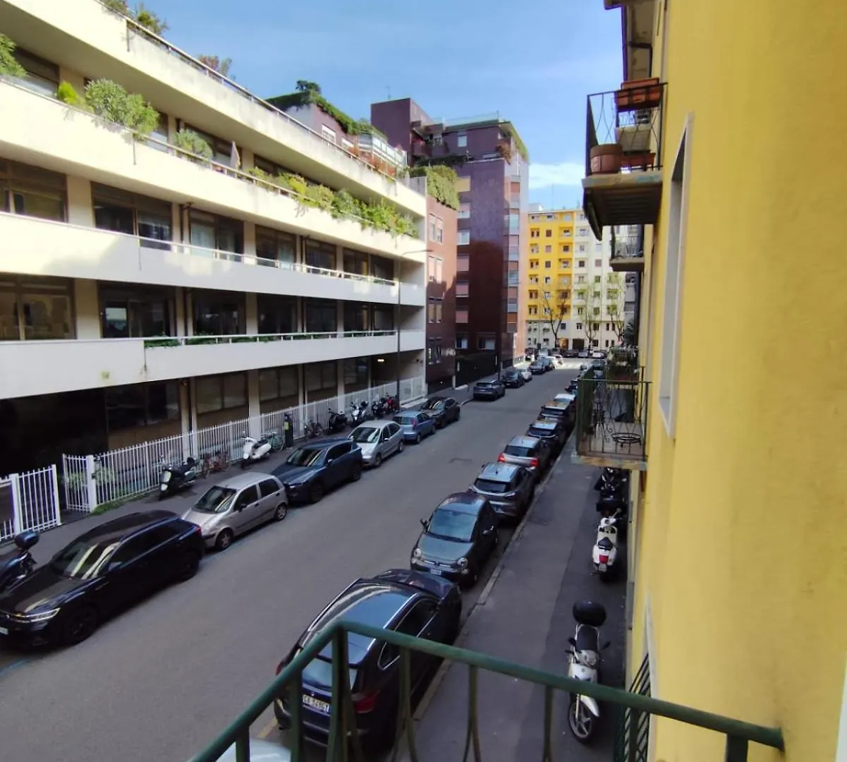 Costanza In Giallo Milan
